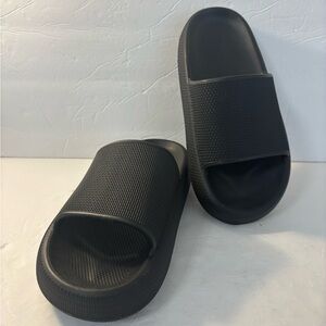 BRONAX Black Unisex Pillow Slides Size 37-38